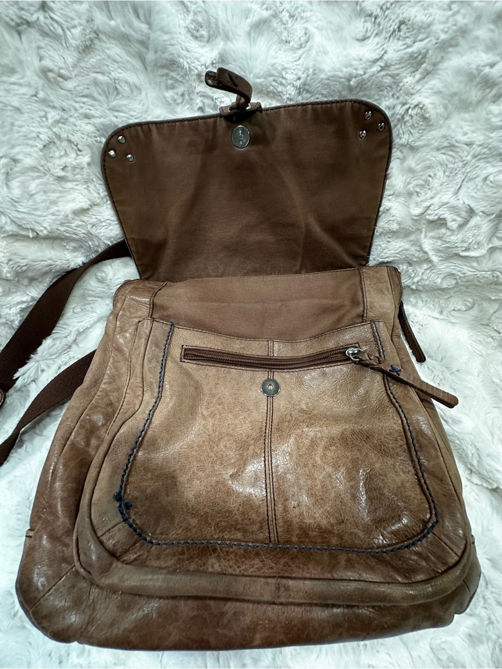 The Sak Brown Leather Crossbody Shoulder Bag - Picture 11 of 13